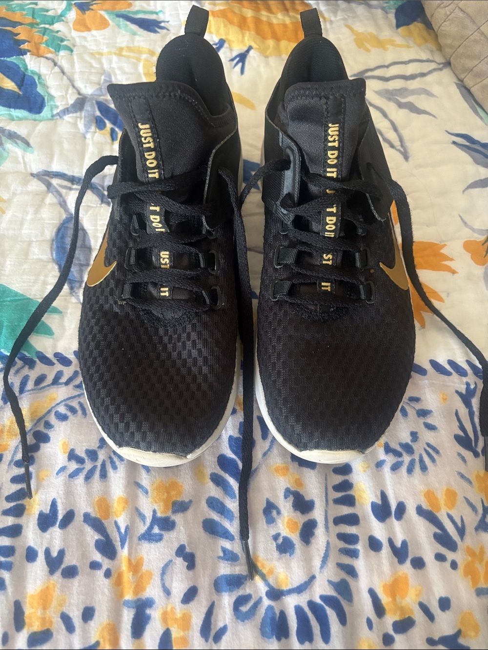 BNWOT Nike Black and Gold Running Sneakers